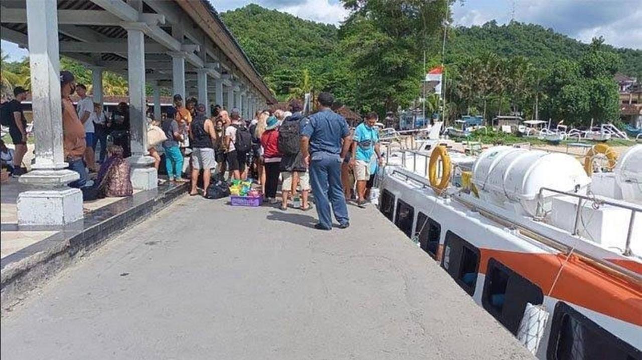 Giliticket Fast Ferries Botel